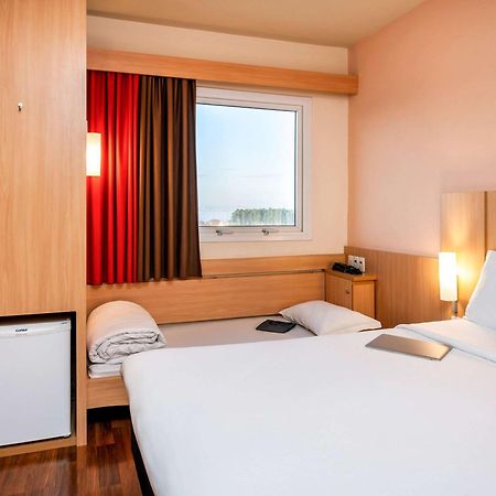 Ibis Ourinhos Hotel ภายนอก รูปภาพ