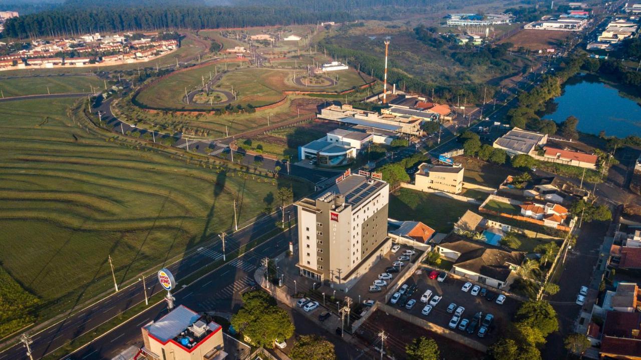 Ibis Ourinhos Hotel ภายนอก รูปภาพ